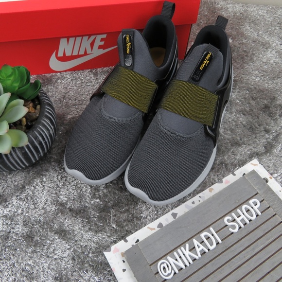 Nike Renew Sneakers - Picture 3 of 5